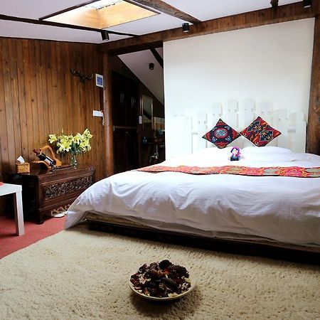 Shangri-La Mid - Mountain Homestay Exteriér fotografie