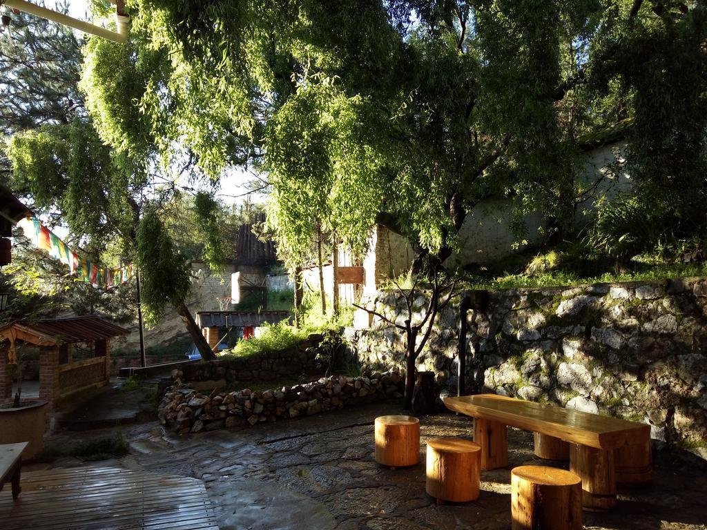 Shangri-La Mid - Mountain Homestay Exteriér fotografie