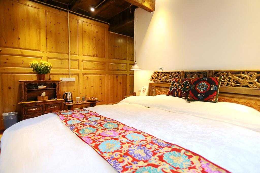 Shangri-La Mid - Mountain Homestay Exteriér fotografie