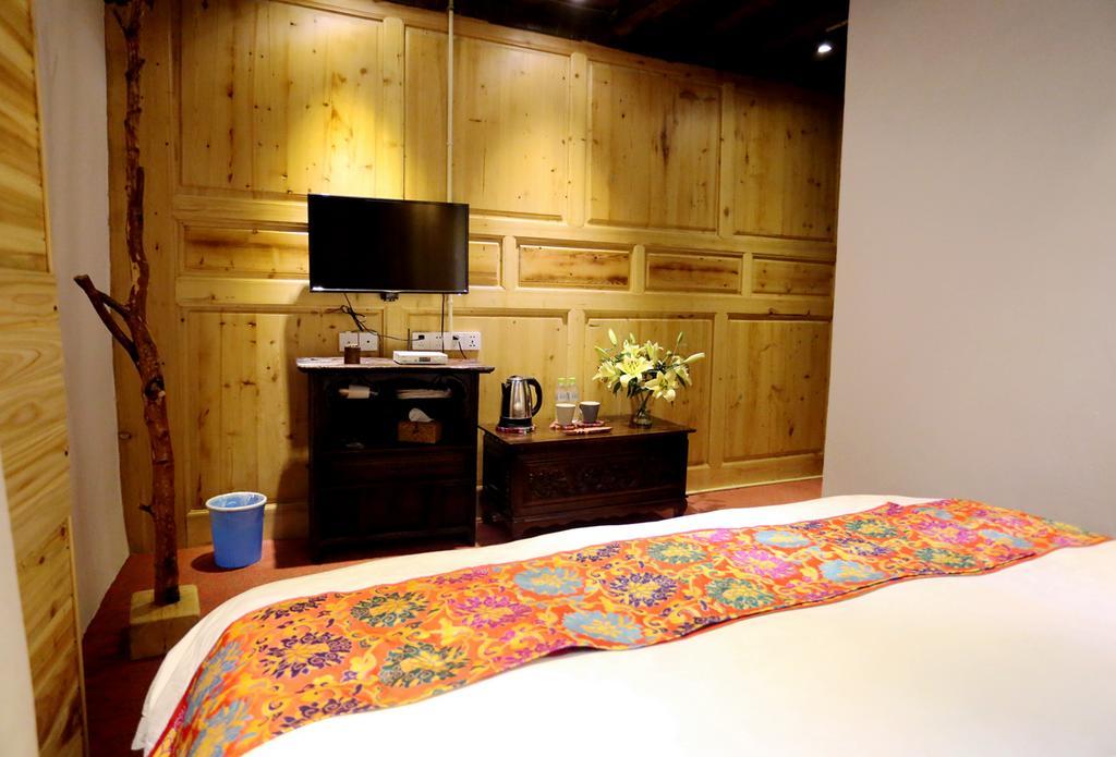 Shangri-La Mid - Mountain Homestay Exteriér fotografie