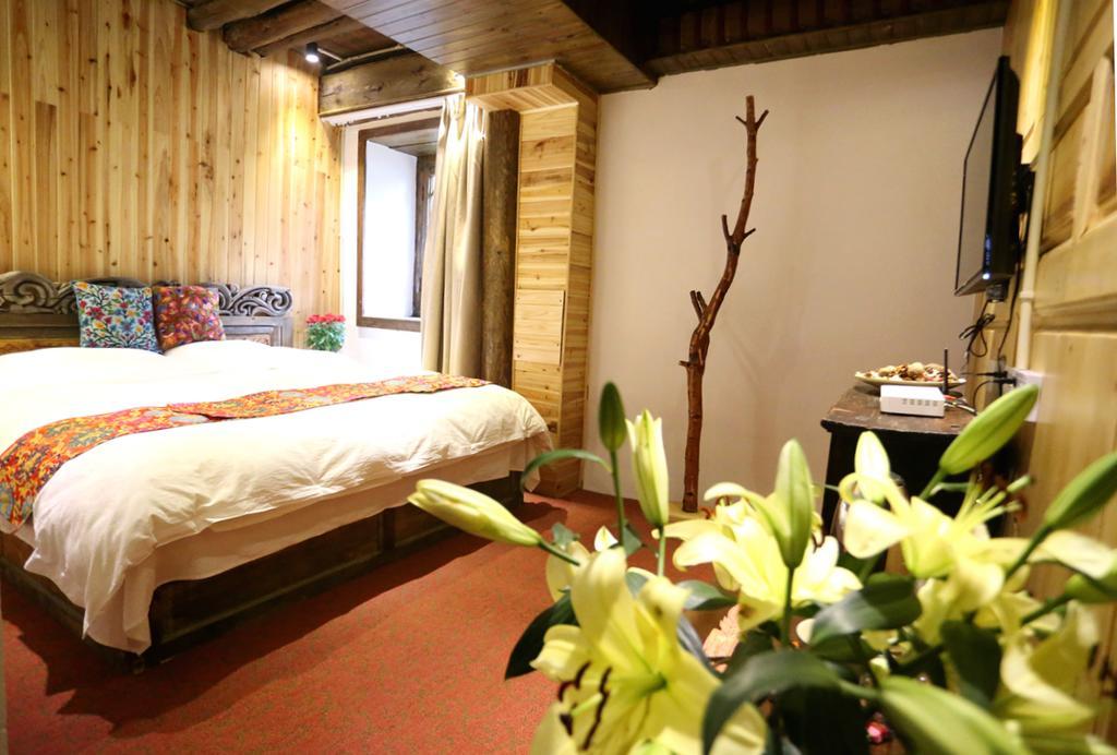 Shangri-La Mid - Mountain Homestay Exteriér fotografie