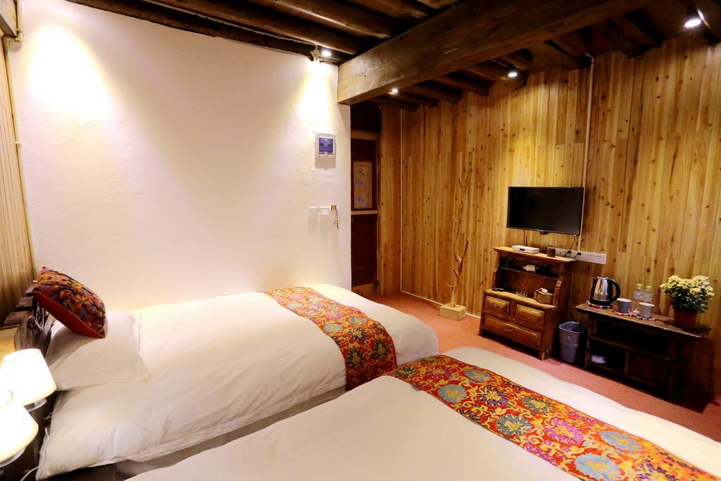 Shangri-La Mid - Mountain Homestay Exteriér fotografie