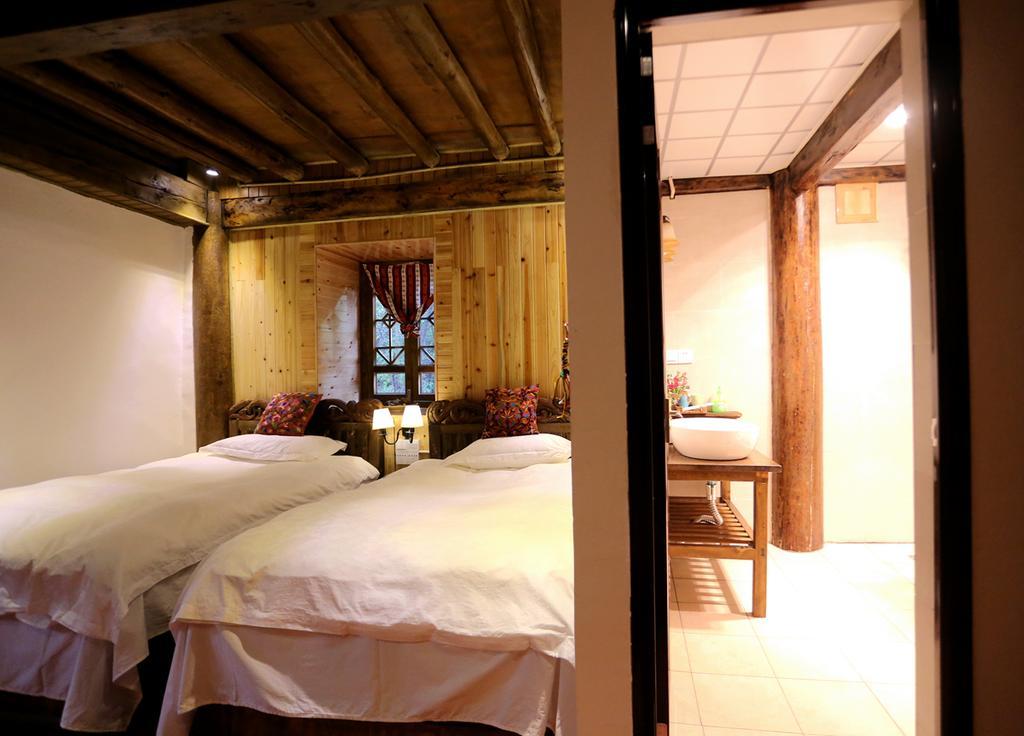 Shangri-La Mid - Mountain Homestay Exteriér fotografie
