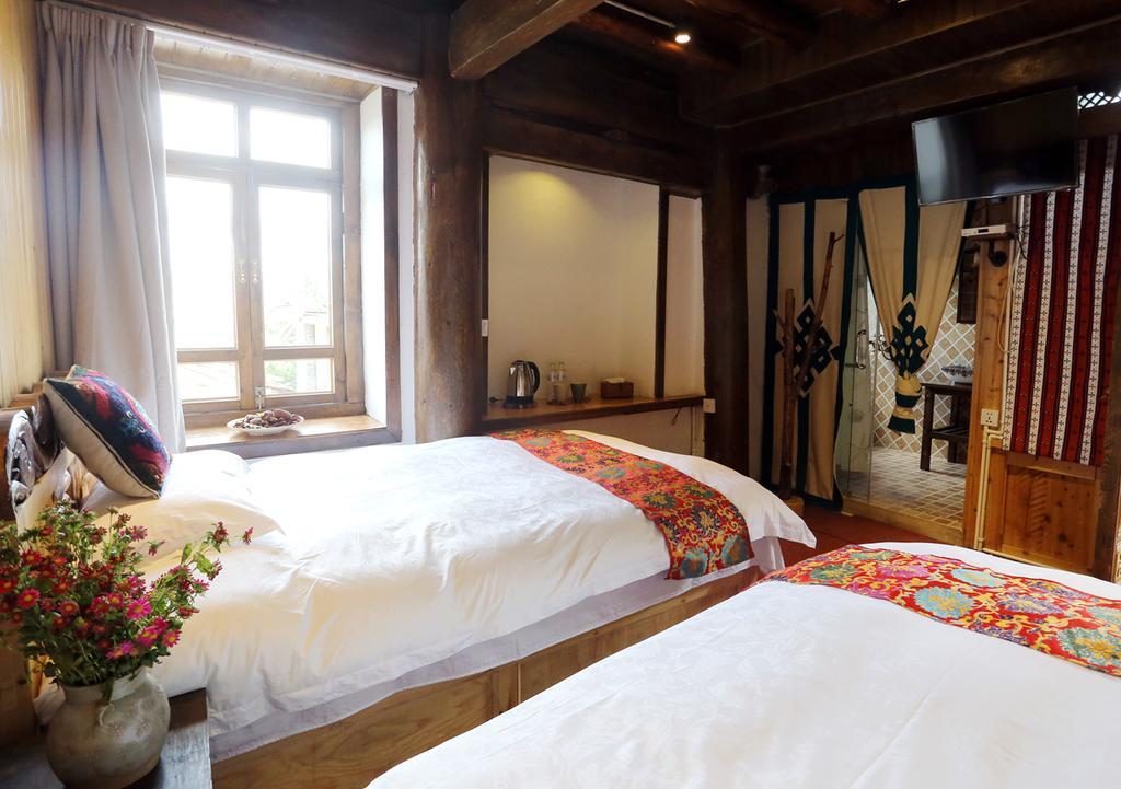 Shangri-La Mid - Mountain Homestay Exteriér fotografie