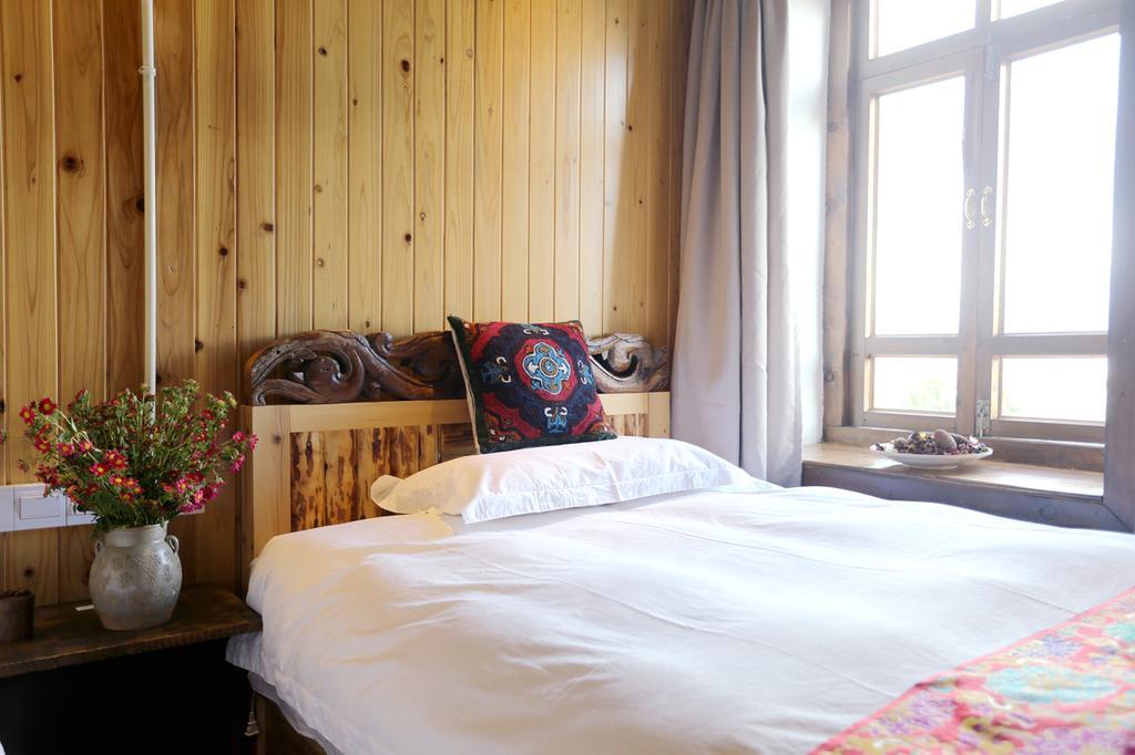 Shangri-La Mid - Mountain Homestay Exteriér fotografie