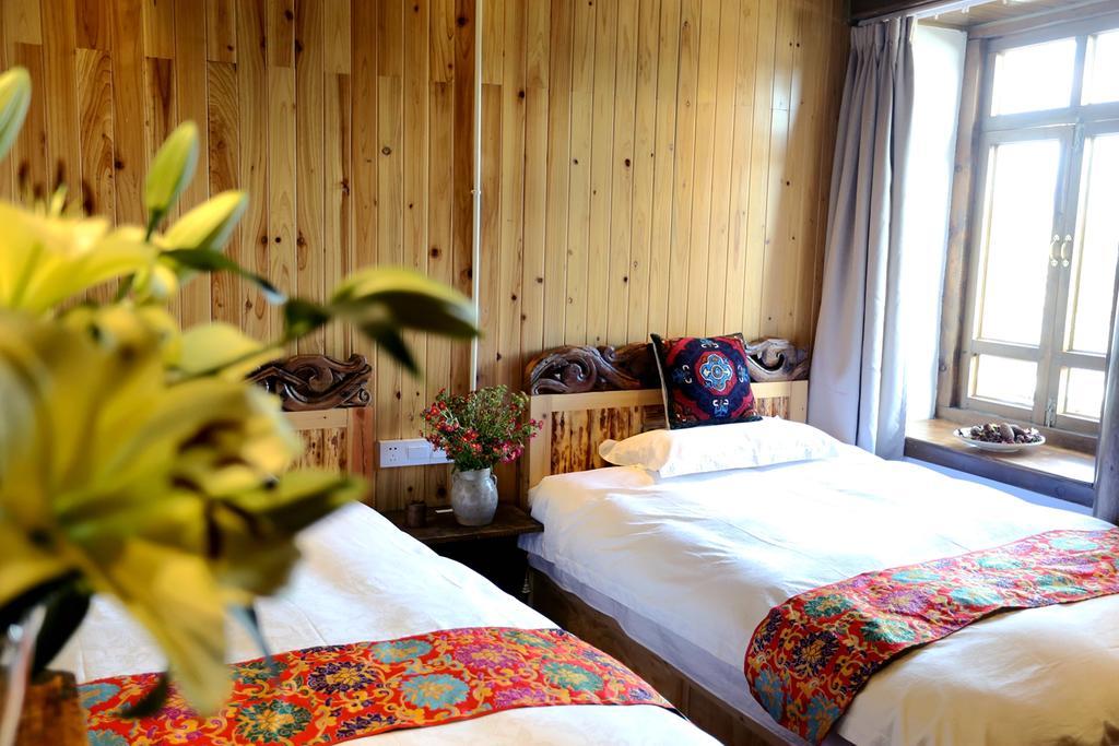 Shangri-La Mid - Mountain Homestay Exteriér fotografie