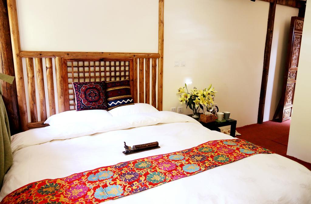 Shangri-La Mid - Mountain Homestay Exteriér fotografie