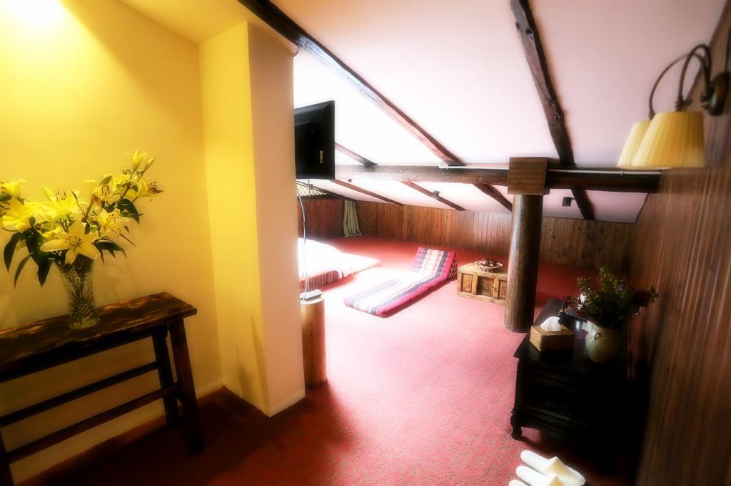 Shangri-La Mid - Mountain Homestay Exteriér fotografie