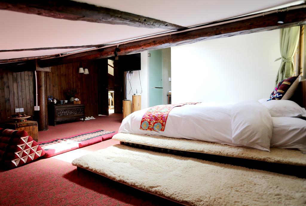 Shangri-La Mid - Mountain Homestay Exteriér fotografie